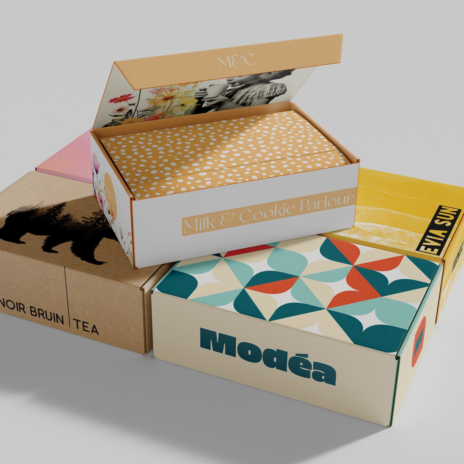 Custom-printed mailer and subscription boxes